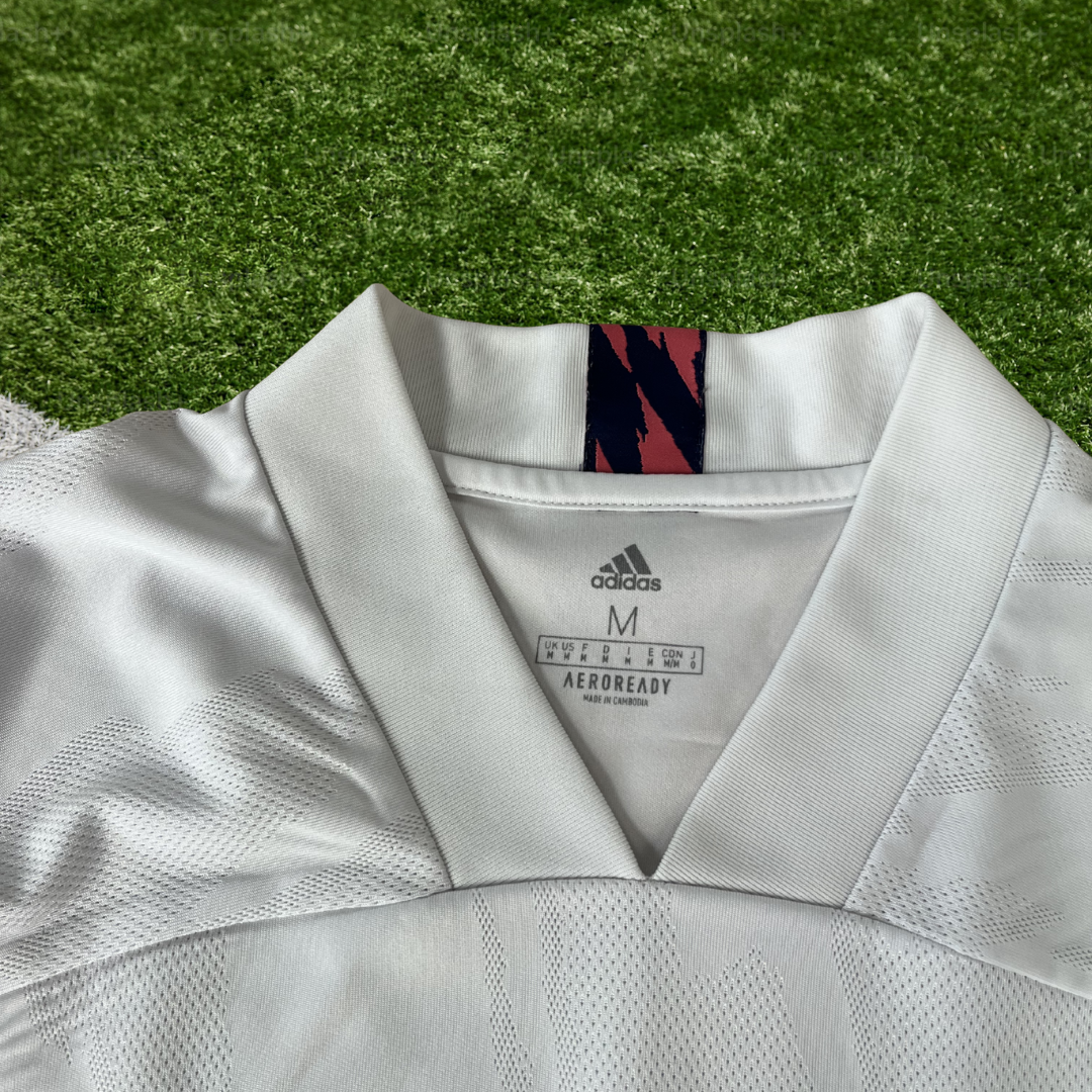 Real Madrid Modric Home Shirt 20/21 - M